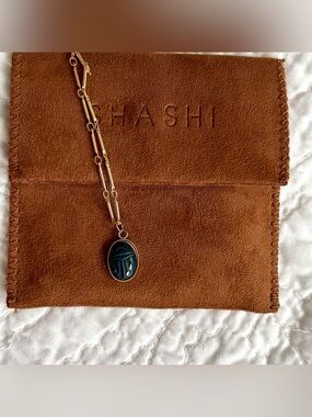 NWOT Shashi Jasper Scarab Pendant Necklace 18K Gold Plated Brass Paperclip Chain